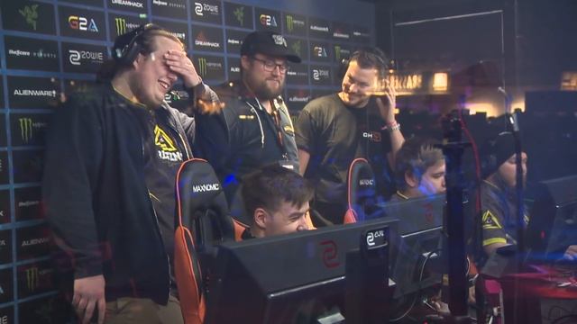 GODSENT vs Gambit de_overpass [Dreamhack] 26.11.2016 [ENG Commentators] смотреть онлайн