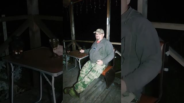 Ночь, дождь, свечи, романтика.