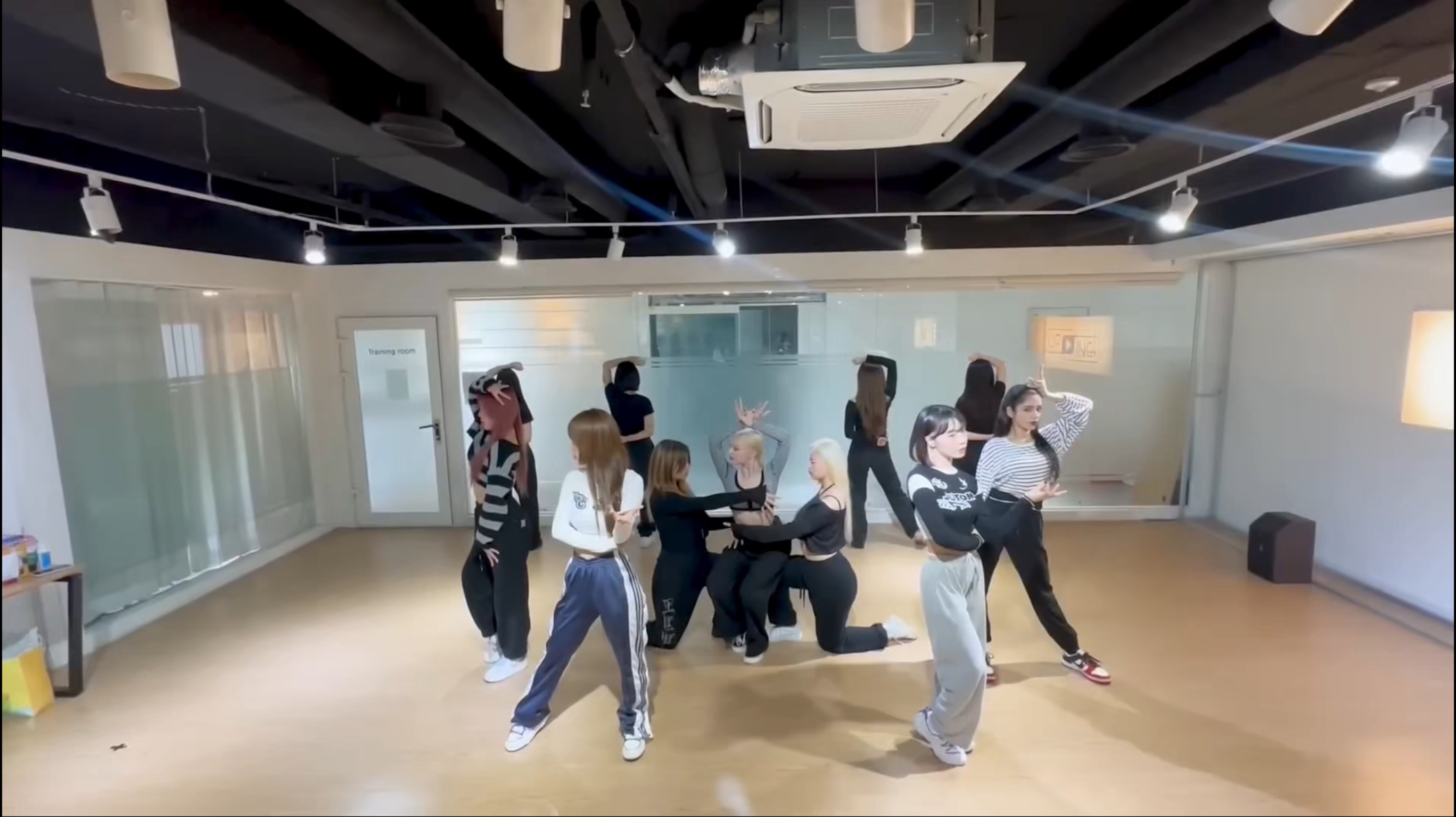 X:IN - KEEPING THE FIRE dance practice mirrored