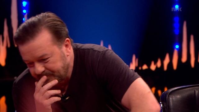Ricky Gervais makes fun of Pamela Anderson stalker | SVT/NRK/Skavlan смотреть онлайн
