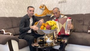 « КЕРЕГИН »  шуточная песня Вачаган Икиликян « կատակ երգ քերակին »