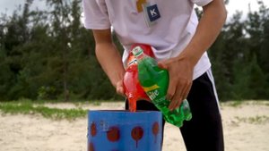 iPhone 13 против Coca Cola, Mirinda, Fanta, Mtn Dew, Pepsi, 7up, других газированных напитков и Ment