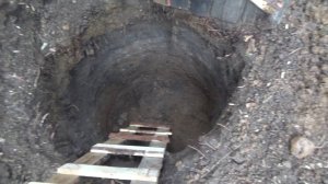 Выкопал ШУРФ(дудку),_докопался до Золота!