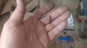 починка эжектора AR 15, замена пружины эжектора