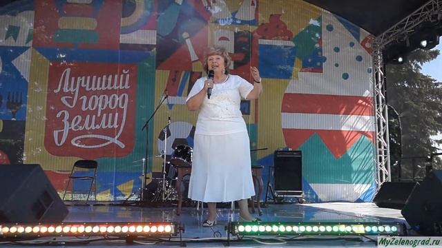 "Люби меня, как  я тебя". Исполняет Лариса Рубальская