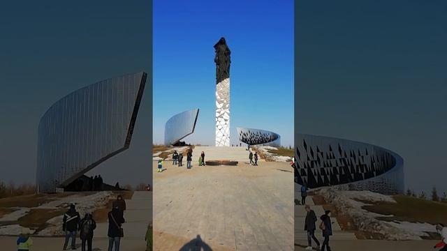 Памятник погибшим мирным жителям.