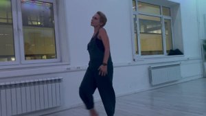 Танцевальная импровизация на свою тему.
