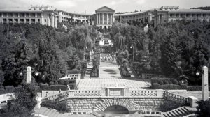 Вокруг Сочи_ Замок «Красный штурм»,  санаторий им. Серго Орджоникидзе,  тисо-самшитовая роща в Хосте