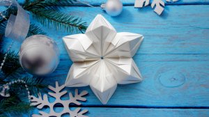 Как сделать СНЕЖИНКУ ИЗ БУМАГИ к Новому году