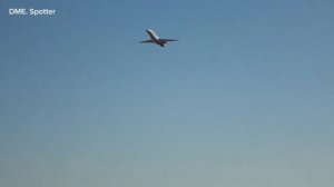 Споттинг в аэропорту Внуково 27.03.24 . 
самолёты уходят в голубое небо .