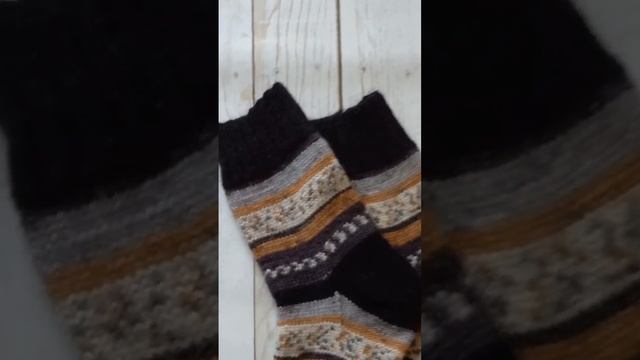 Майская пара в носочную коробочку. #knitting #вязание #носки #вязаниеспицами
