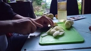 Куриная голень наизнанку на мангале.