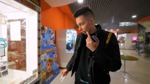 Пацаны купили 500 украденных банковских карт.