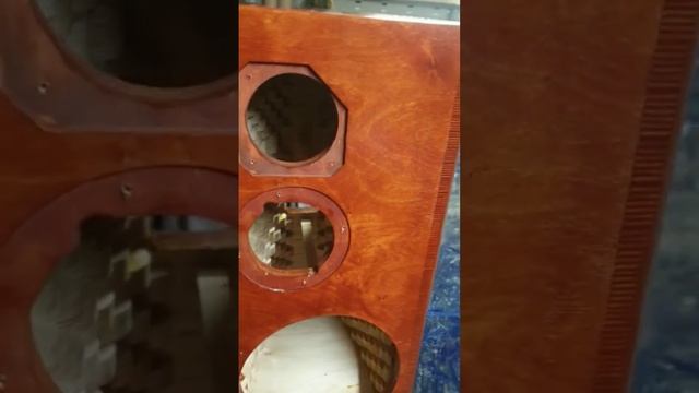 покрываем лаком слоеный корпус