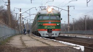 Электропоезд ЭР9!