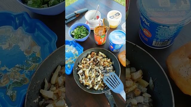 Ну просто царский обед сварганил.
