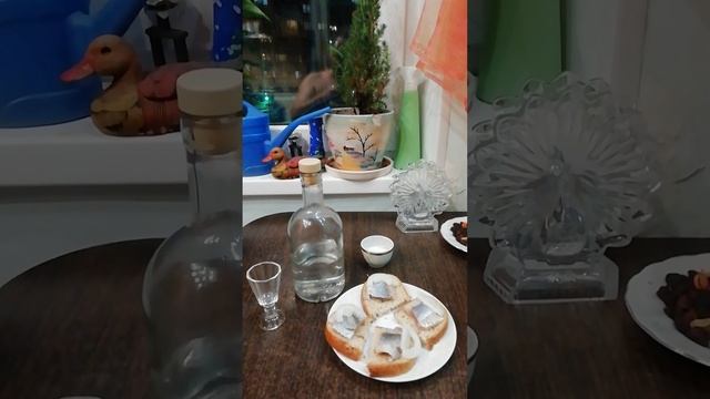Первый самогон в моей жизни....не понял вкуса, надо сравнить с чем то другим.