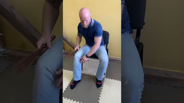 Самомассаж вибрационно-звуковыми массажными вениками.
