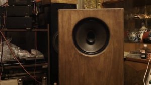 Винтажный динамик SEAS в фазоинверторе