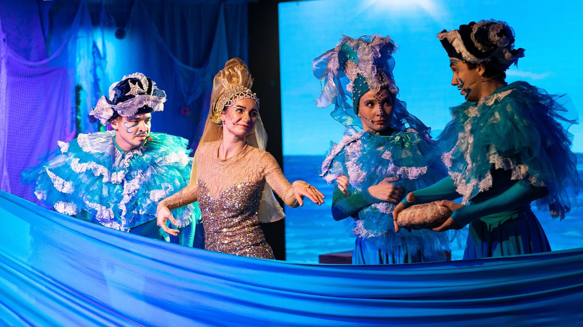 Детский музыкальный спектакль "Сказка о рыбаке и рыбке" смотреть онлайн