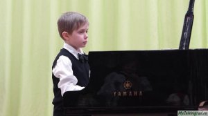 Э. Григ. "Поэтическая картинка". Op. 3, №4. Исполняет Михаил Трошкин (фортепиано, 3 класс)