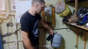 Обслуживание гидроаккумулятора в системе отопления.