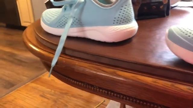 CROCS WOMEN’S LiteRide PACER SNEAKER 👟 REVIEW смотреть онлайн