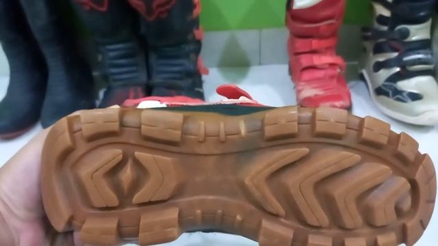 REVIEW SETAHUN PEMAKAIAN SEPATU TRAIL DARI YANG MURAH SAMPAI AGAK MAHAL смотреть онлайн