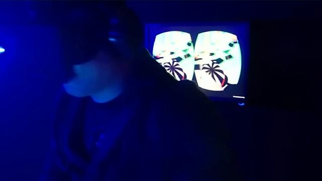 Suda51, Killer 7 creator, playing with Oculus Rift смотреть онлайн