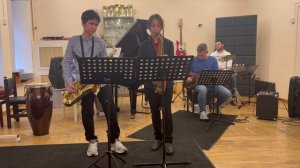 Дуэт саксофонов : Митрофанов Михаил и Васильев Федор
Blue bossa