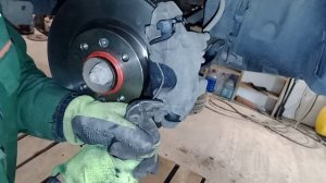 lada xray renault logan как установить на место пружину суппорта