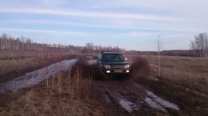 Mud Racing Mitsubishi Pajero VS Land Cruiser Prado