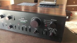 Sansui AU-D707F - один из лучших интегральных усилителей начала 80-х годов 20 века.
