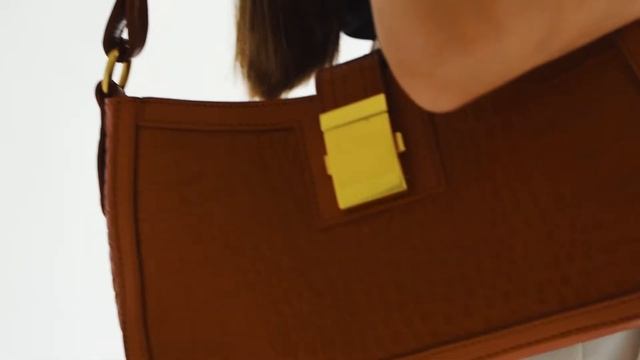 Балетки на лето Кожаная сумка через плече Тренды лето 2020 смотреть онлайн