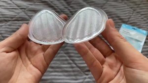 Ортопедические гелевые стельки для обуви предназначены как для мужчин, так и для женщин.