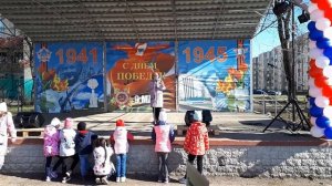 9 мая. К. Симонов "Майор привёз мальчишку на лафете" исполняет Боева Вера