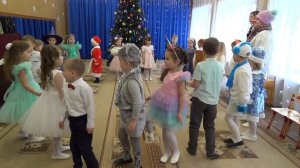 Танец со снеговиком, старшая группа №10