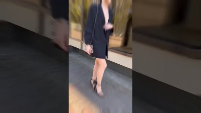 Видели босоножки от Jimmy Choo в Море Шуз Меганом Симферополь смотреть онлайн