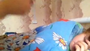 Приклеила подруге рот