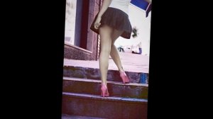 ЧТОБ ЛЮБИТЬ ЭТИ НОГИ...