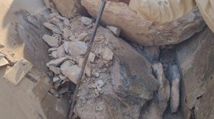 Строительство, дробление щебёнки