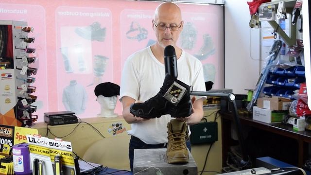 New LOWA ZEPHYR MK2 GTX® MID Boot 2023 | Camouflage Store смотреть онлайн