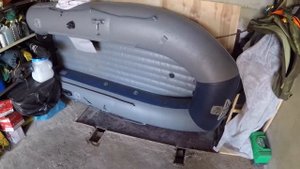 Зимнее хранение в гараже ПВХ лодки Флагман 320