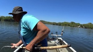 You Never Know What You Will Hook In The Tennessee River! (Day of BIG fish)