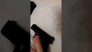 Обзор на металлический пистолет глок- 18