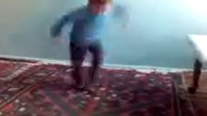 Дагестанец танцует лезгинку :))