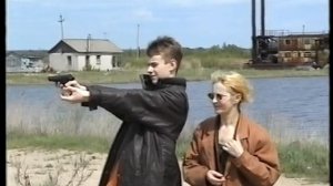 Как надо стрелять из пневматического пистолета по мишени.