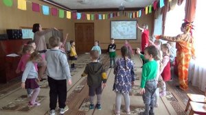 Танец  "Зимушка, зимушка, ах как хороша!" исполняют дети средней группы №6