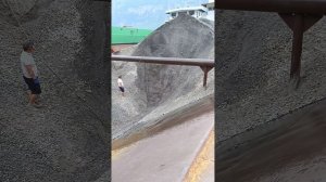Строительство, разгрузка баржи , продолжение