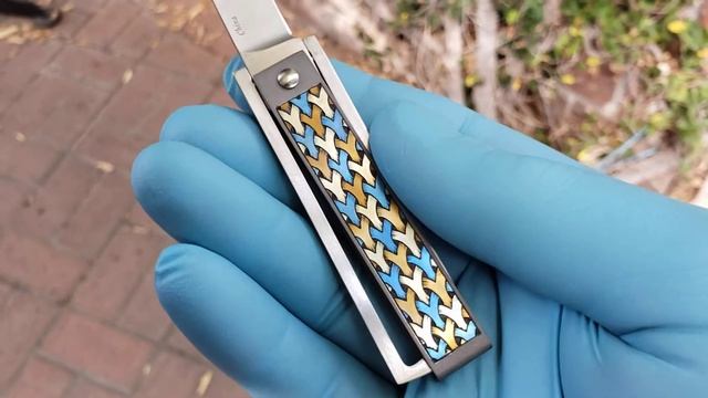 Hand engraved/anodized A.G.Russell titanium Funny Folder смотреть онлайн